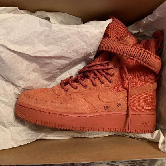 Nike Boots - Picture 10 of 10